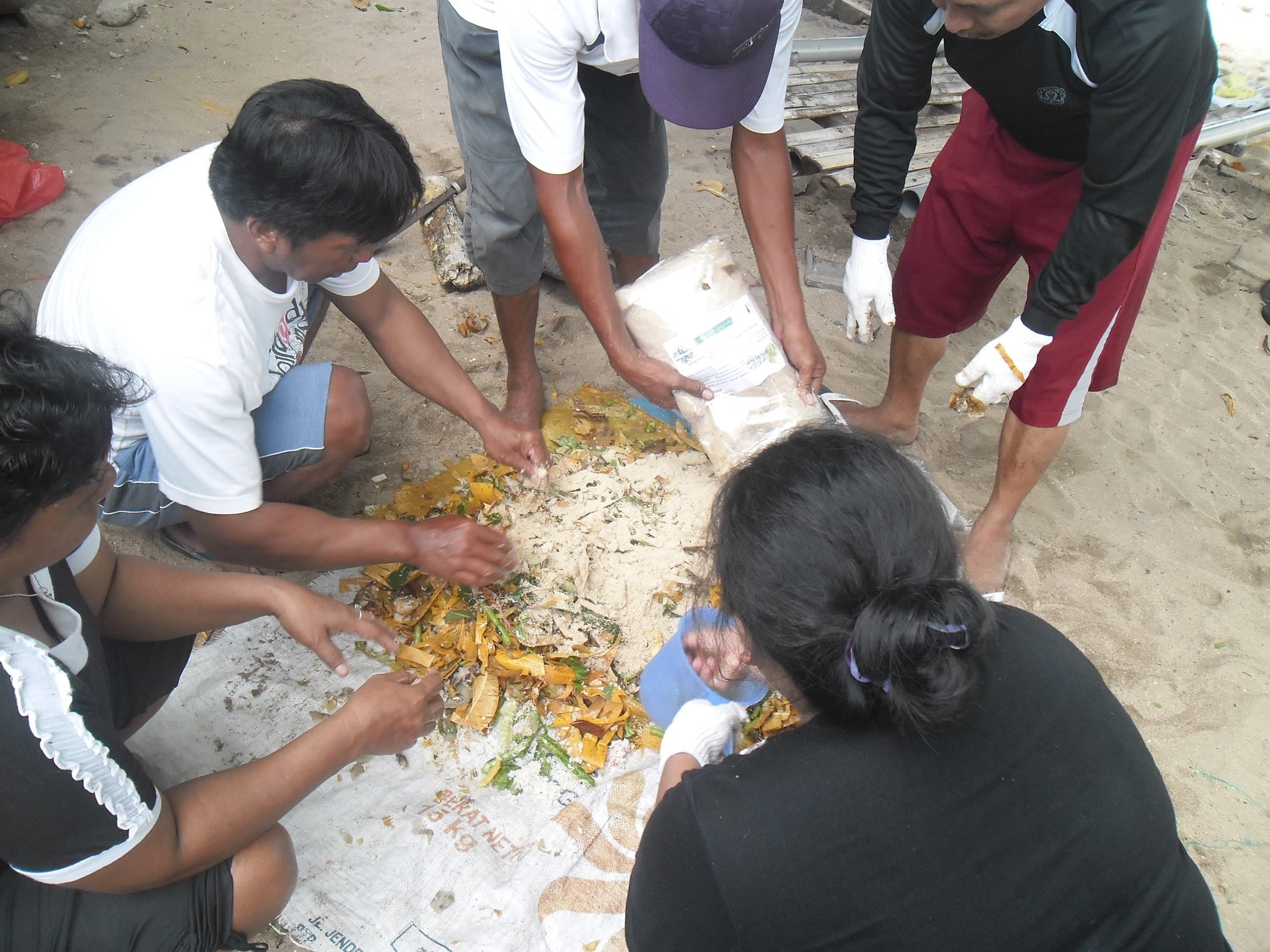 Pengolahan Bank Sampah Brits di Pulau Bunaken 2012