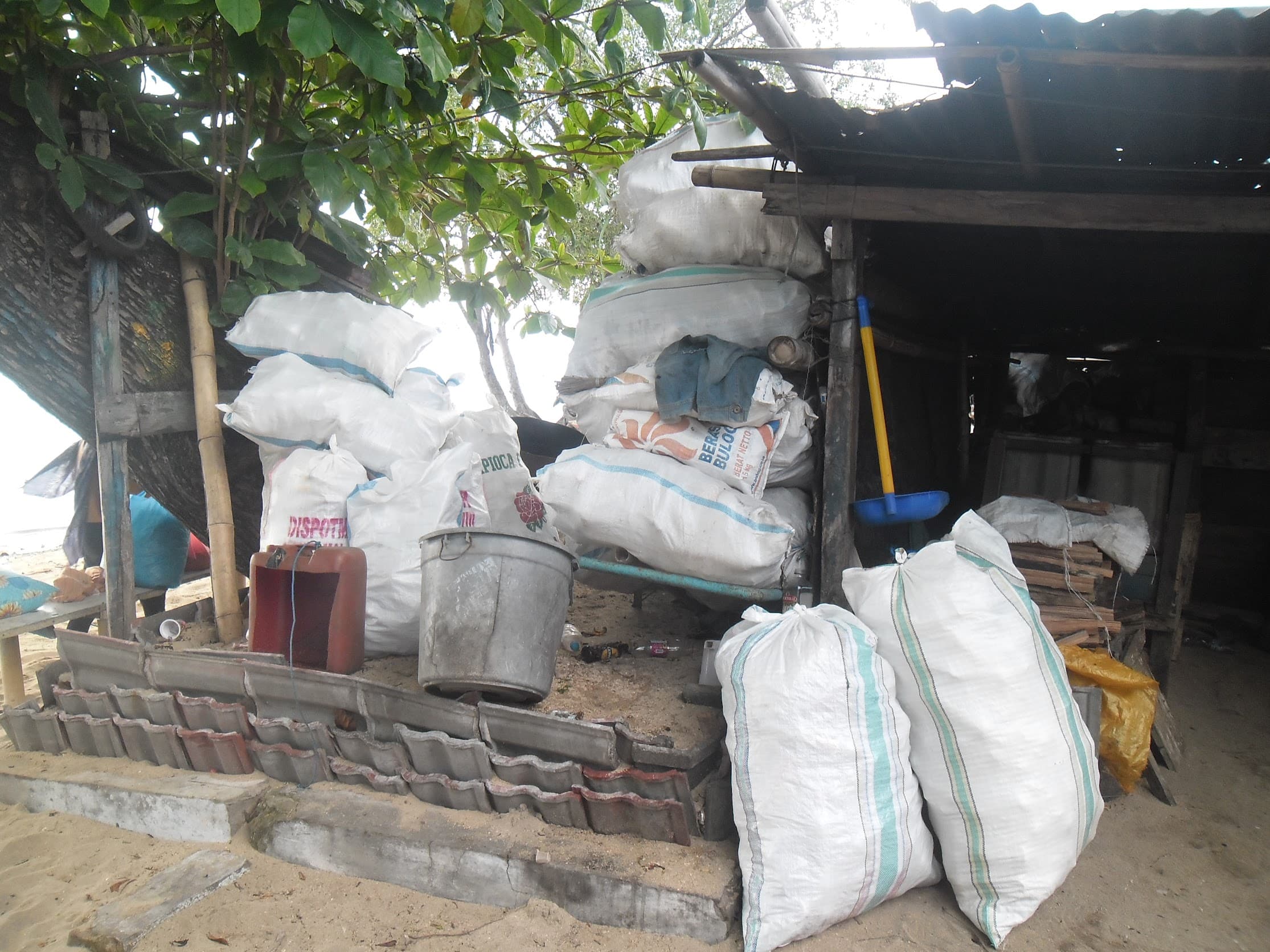 Pengolahan Bank Sampah Brits di Pulau Bunaken 2012