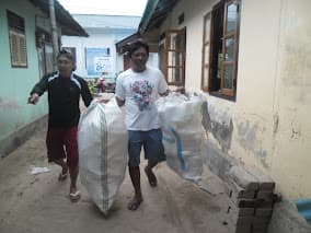 Pengolahan Bank Sampah Brits di Pulau Bunaken 2012