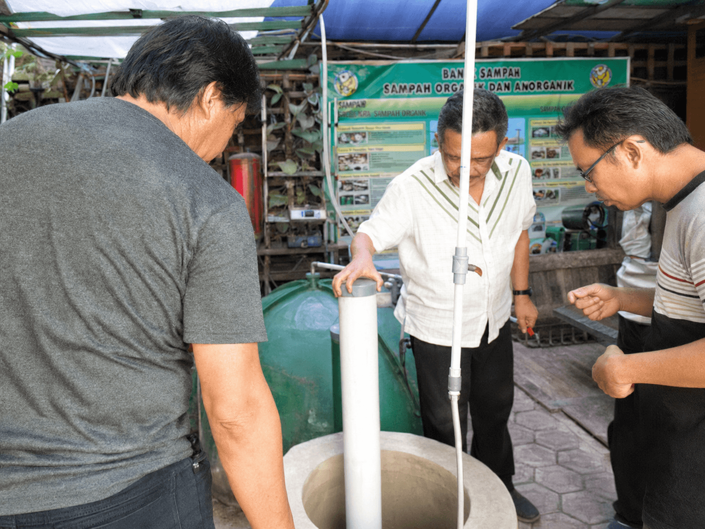 Kunjungan tim koperasi Minahasa ke PT Kencana Online