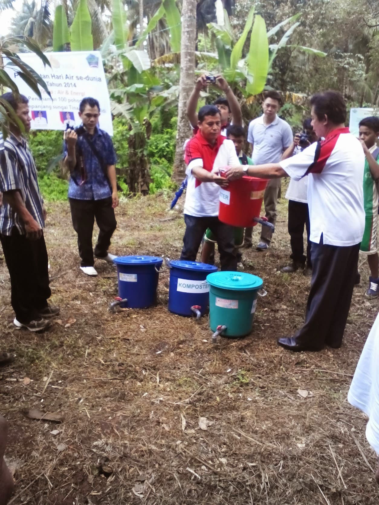 Tanam pohon di Hutan Kenangan